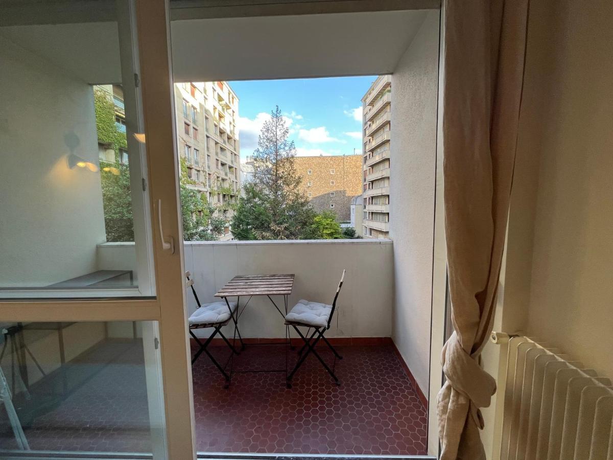 Dream Dwell -studio With Balcony 800m To Trocadero And Tour Eiffel Parijs