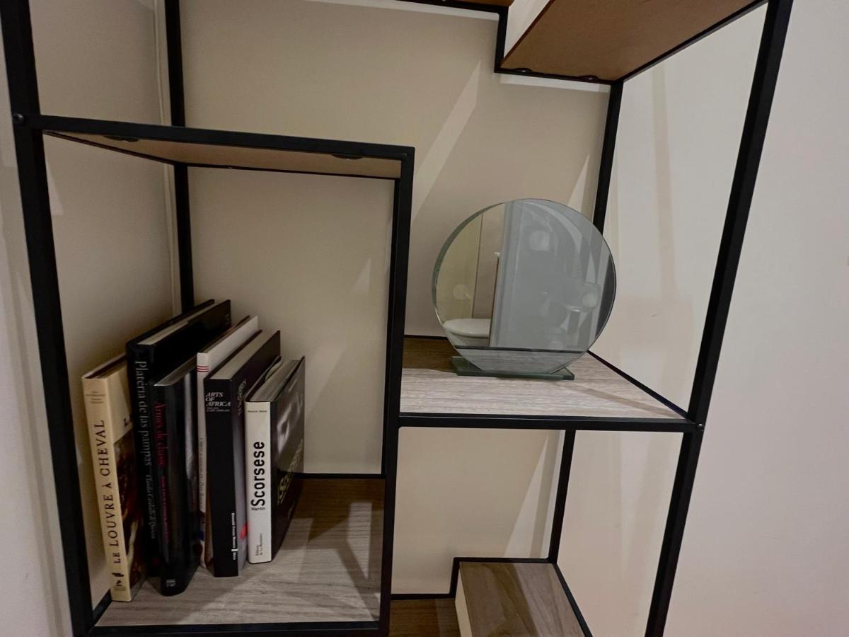 Dream Dwell -studio With Balcony 800m To Trocadero And Tour Eiffel Parijs